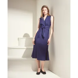 Vestido sin mangas con cuello pico y lazo