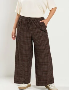 Women's Wide Leg Texture Trousers in Chocolate Size: 18S - Chocolate - Size: 18S - Yours - FashionsVida