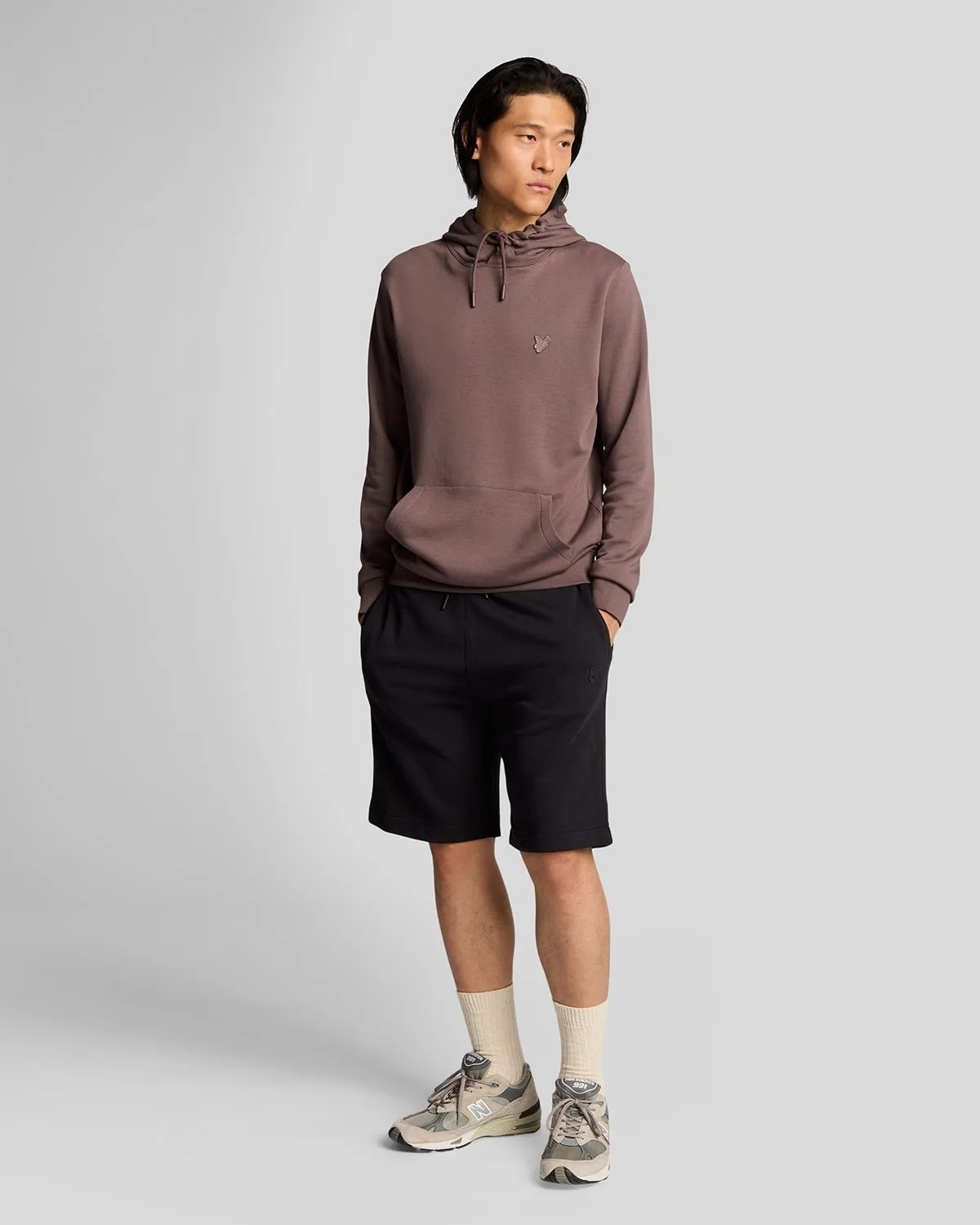 Men's Superfine Cotton Sweat Shorts in Black - Lyle & Scott - FashionsVida