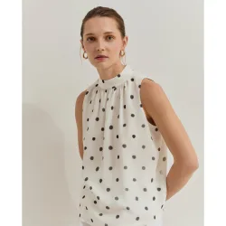 Blusa de mujer de lunares