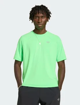 T-SHIRT TECH TREFOIL ESSENTIALS POLIESTERE M Screaming Green - Adidas - FashionsVida