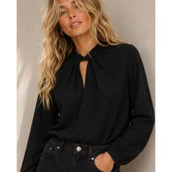 Camisa de mujer con escote en forma de V
