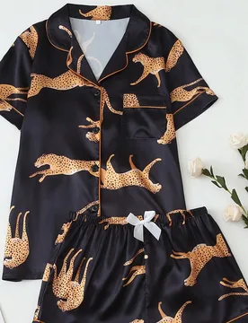 Dreamery] Conjunto de pijama de pantalón corto y blusa de manga corta con estampado de leopardo para mujer - Shein - FashionsVida