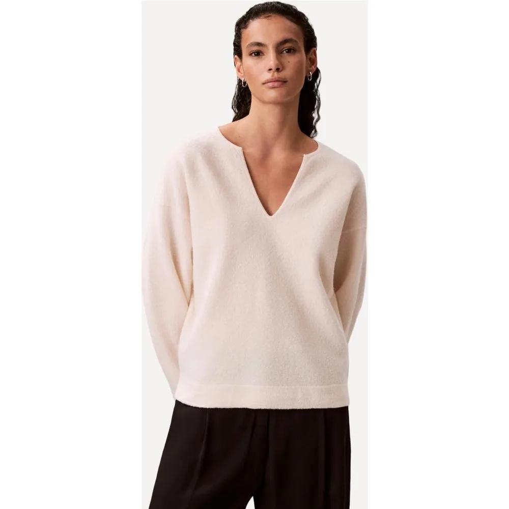 Suéter de mujer en lana de manga larga - Calvin Klein - FashionsVida