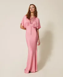 Robe longue en envers satin avec broderie