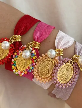 Pieza Pulsera elástica con icono religioso de San Benito, cruz de perlas y cuentas tejidas de colores vintage, adecuada para uso diario y eventos de - Shein - FashionsVida