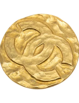 CC Gold Plated Round Brooch - Chanel - FashionsVida
