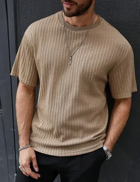 Camiseta de manga corta casual y versátil para hombre, parte superior de punto marrón claro. Camiseta de punto de manga corta con costillas para hom - Shein - FashionsVida