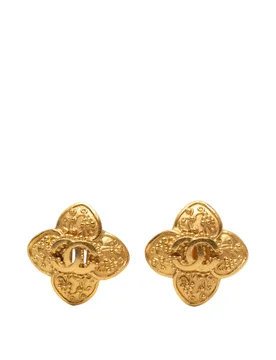 CC Gold Plated Clover Clip On Earrings - Chanel - FashionsVida