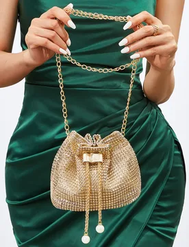 Pieza Bolso bandolera tipo cubo mini de color liso con correa de cadena, estilo elegante para fiesta con strass plateado, perla brillante y cadena de - Shein - FashionsVida
