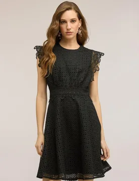 Vestido flare en sangallo con encaje línea flare con cintura definida cierre con cremallera trasera - Motivi - FashionsVida