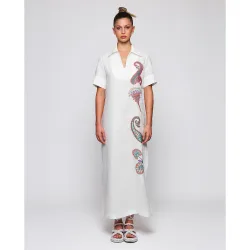 Vestido largo bordado de lino con paisley