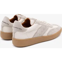 Zapatillas retro de piel de mujer de serraje con estrellas troqueladas, Deborah