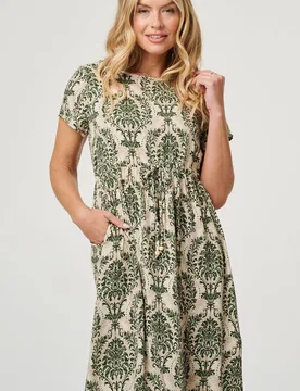 Women's Baroque Print Relaxed Knee Length Dress in Green Size: 12 - Green - Size: 12 - Izabel London - FashionsVida