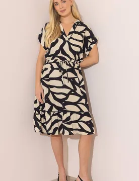 Printed Short Sleeve Tunic Dress - Black - Size: 22 - Klass. - FashionsVida