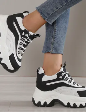 Nuevos zapatos deportivos casuales de moda para mujer con suela gruesa y cordones, versátiles, ligeros y cómodos, con plataforma y bloques de color - Shein - FashionsVida