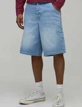 Herren Weite Starre Verzierte Distressed Tasche Denim Shorts Washed Light Blue Größe 38R - boohooMAN - FashionsVida