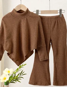 Conjunto de camiseta casual para niñas (pequeña) primavera/otoño/invierno, top de manga larga de cuello alto asimétrico de punto acanalado con tel - Shein - FashionsVida