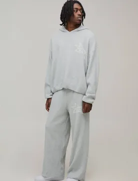 Herren Oversized Boxy Kapuzen-Bouclé-Strick-Trainingsanzug Grey Größe Medium - boohooMAN - FashionsVida