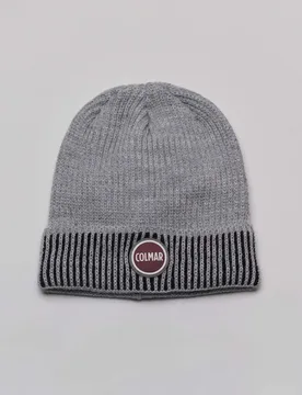 Berretto Originals grigio in maglia a coste inglesi con risvolto vanisé e logo bollo applicato - Colmar - FashionsVida