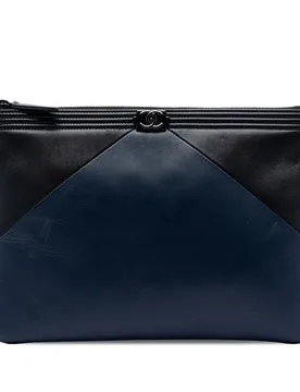 Medium Bicolor Lambskin Boy O Case Clutch - Chanel - FashionsVida