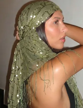 Pieza Accesorio de cadena de cintura y pañuelo de cadera para baile de jazz y baile callejero de verano en la playa, pañuelo triangular con lentejue - Shein - FashionsVida