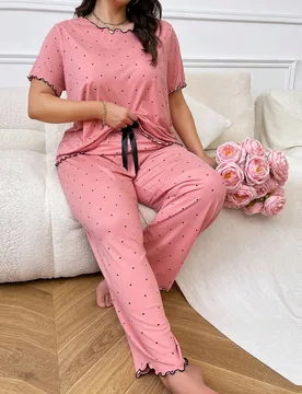 Conjunto de pijama de top y pantalones con estampado de lunares, decoración de moño y dobladillo de lechuga para mujer talla grande - Shein - FashionsVida