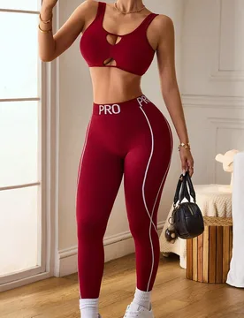 Conjunto deportivo de top de tirantes con cuello de barco y calados en unicolor, y leggings de cintura alta con ribete de contraste - Shein - FashionsVida