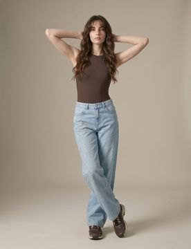 Jeans baggy con applicazione lucida sulla gamba - blu