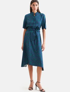 Satiniertes Stehkragenkleid mit Bindegürtel Blau 46