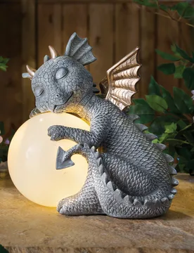 Dekofigur Babydrache mit Solarkugel - Gainsborough - FashionsVida