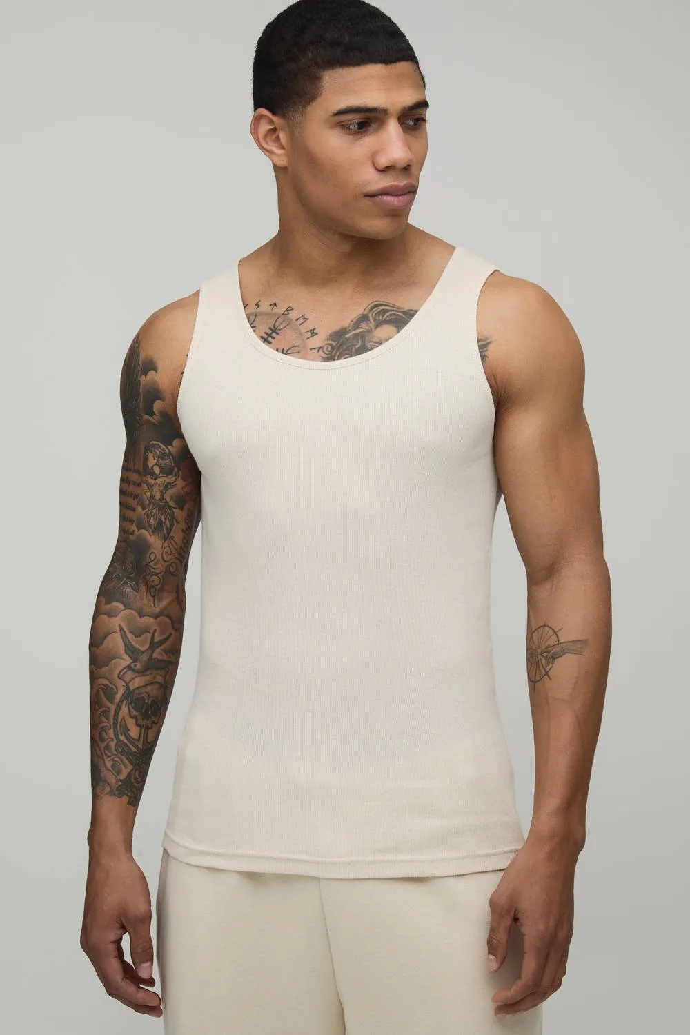 Herren Geripptes Muskel-Unterhemd Basic Ecru Größe XL - boohooMAN - FashionsVida