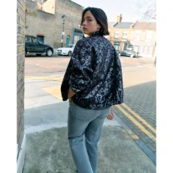 Chaqueta de mujer bomber jacquard