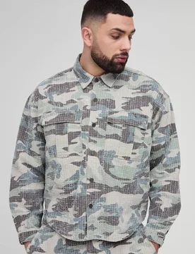 Herren Plus Texturiertes Camo Cargo Denim Overshirt Khaki Größe 2XL - boohooMAN - FashionsVida