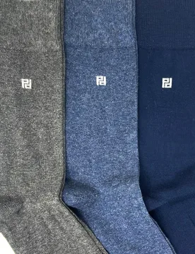 Pack de tres pares de calcetines de hombre altos en color azul - Pertegaz - FashionsVida