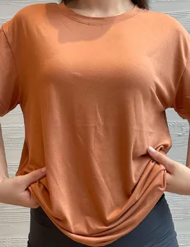 Camiseta básica de manga corta de unicolor marrón, holgada y casual para deportes - Shein - FashionsVida