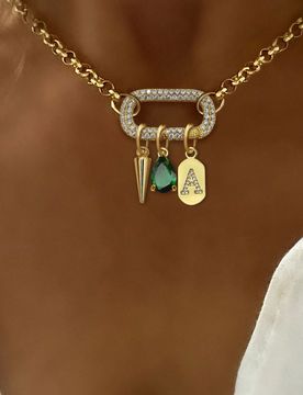 Pieza Collar de letra ovalada dorada A-Z con colgante de diamante verde, cadena de letra, estilo de lujo único, adecuado para la decoración diaria d