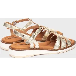 Sandalias planas de mujer de piel con hebilla en color plata