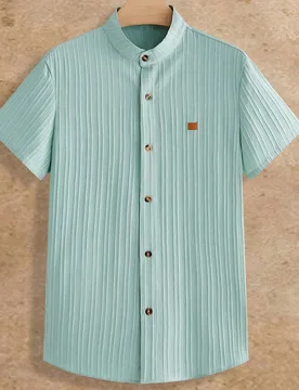 Camisa de hombre de diseño denim de manga corta con cuello redondo y abotonadura sencilla - Shein - FashionsVida