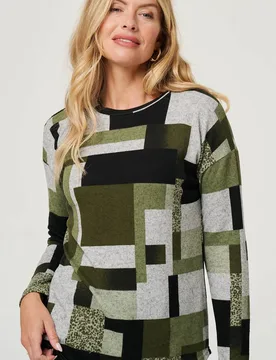 Women's Geo Print Long Sleeve Relaxed Top in Green Size: 8 - Green - Size: 8 - Izabel London - FashionsVida