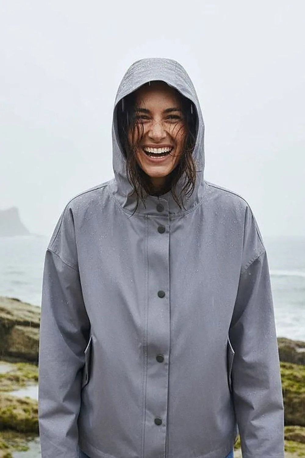 Women's Lightweight Raincoat - - Size: 18 - Rapanui - FashionsVida