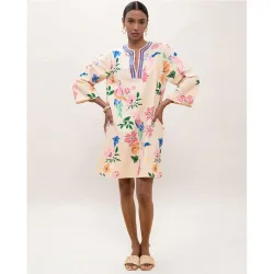 Vestido corto con abalorios