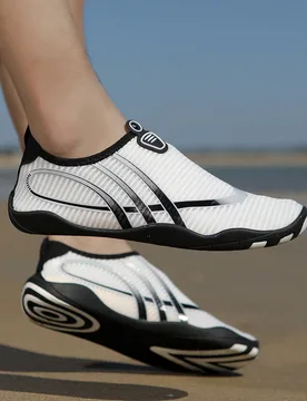 Par de zapatos de agua unisex para verano, sandalias de playa de slip-on para hombres, calcetines acuáticos de secado rápido para exteriores para pl - Shein - FashionsVida