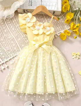 Vestido de niña joven con decoración floral, tirante asimétrico, bajo con volantes asimétricos, diseño de perlas, falda de malla con lunares, ves - Shein - FashionsVida
