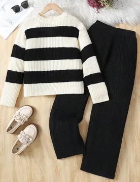 Conjunto de Suéter de Cuello Redondo Suave y Holgado a Rayas Negras y Blancas con Pantalones Rectos Anchos Casual y Fresco para Vacaciones y Regreso - Shein - FashionsVida