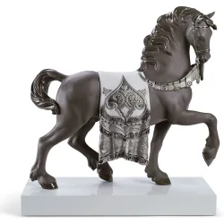 Escultura Caballo cortesano. Lustre plata