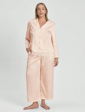 Conjunto de Pijama de Satén Ligero Versátil Color Champán Talla Grande - Top de Manga Larga & Pantalones de Pierna Ancha con Ribete de Encaje Curvy - Shein - FashionsVida