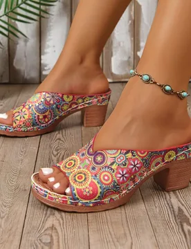 Sandalias de cuña de suela gruesa con tiras para mujer de talla grande, estilo casual de verano, con estampado floral bohemio, ultra ligeras, tacón - Shein - FashionsVida