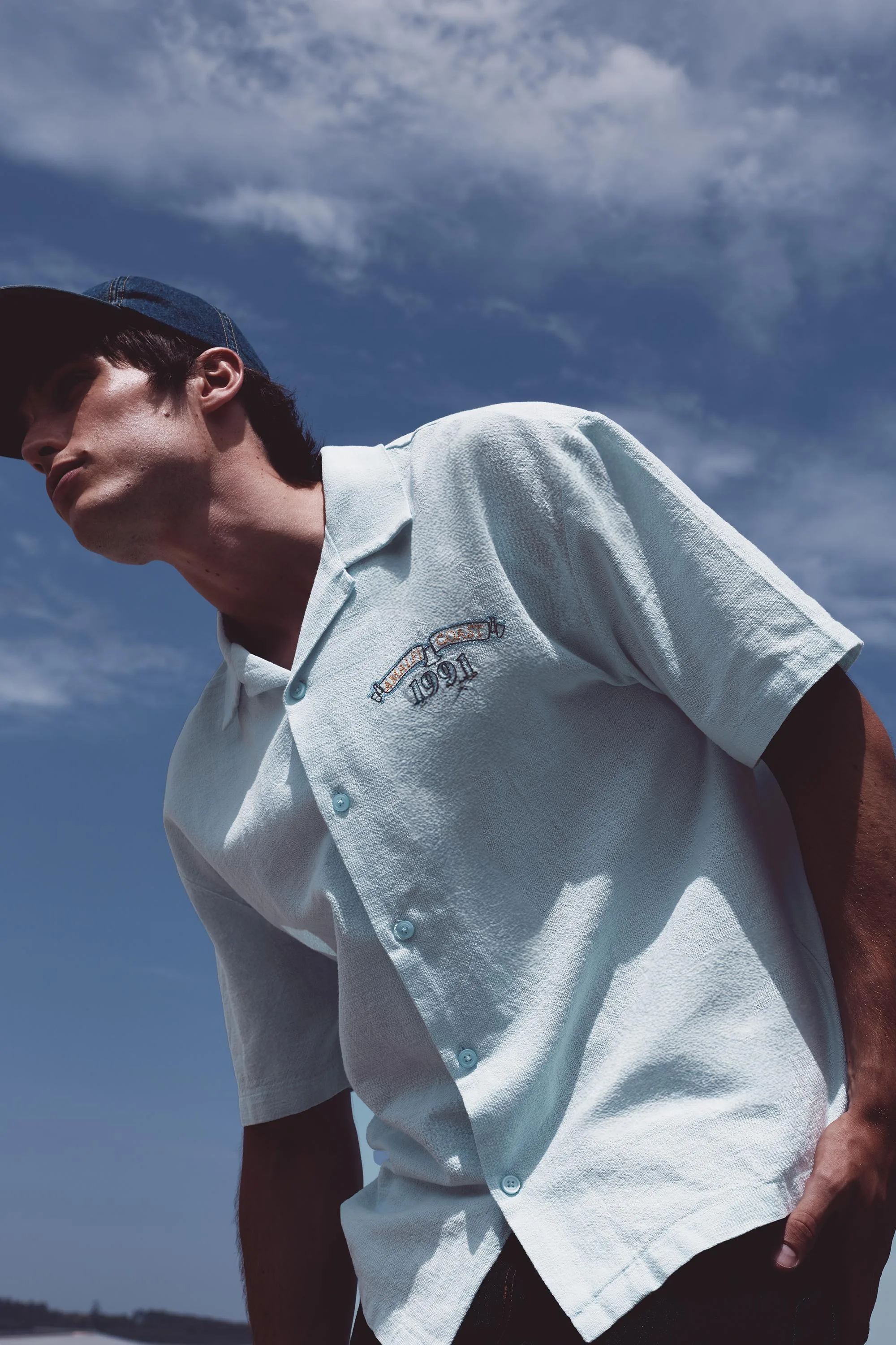 Embroidered Short Sleeve Shirt (Size: ) - Pull&bear - FashionsVida