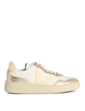Veja Scneaker V90 in pelle bianca